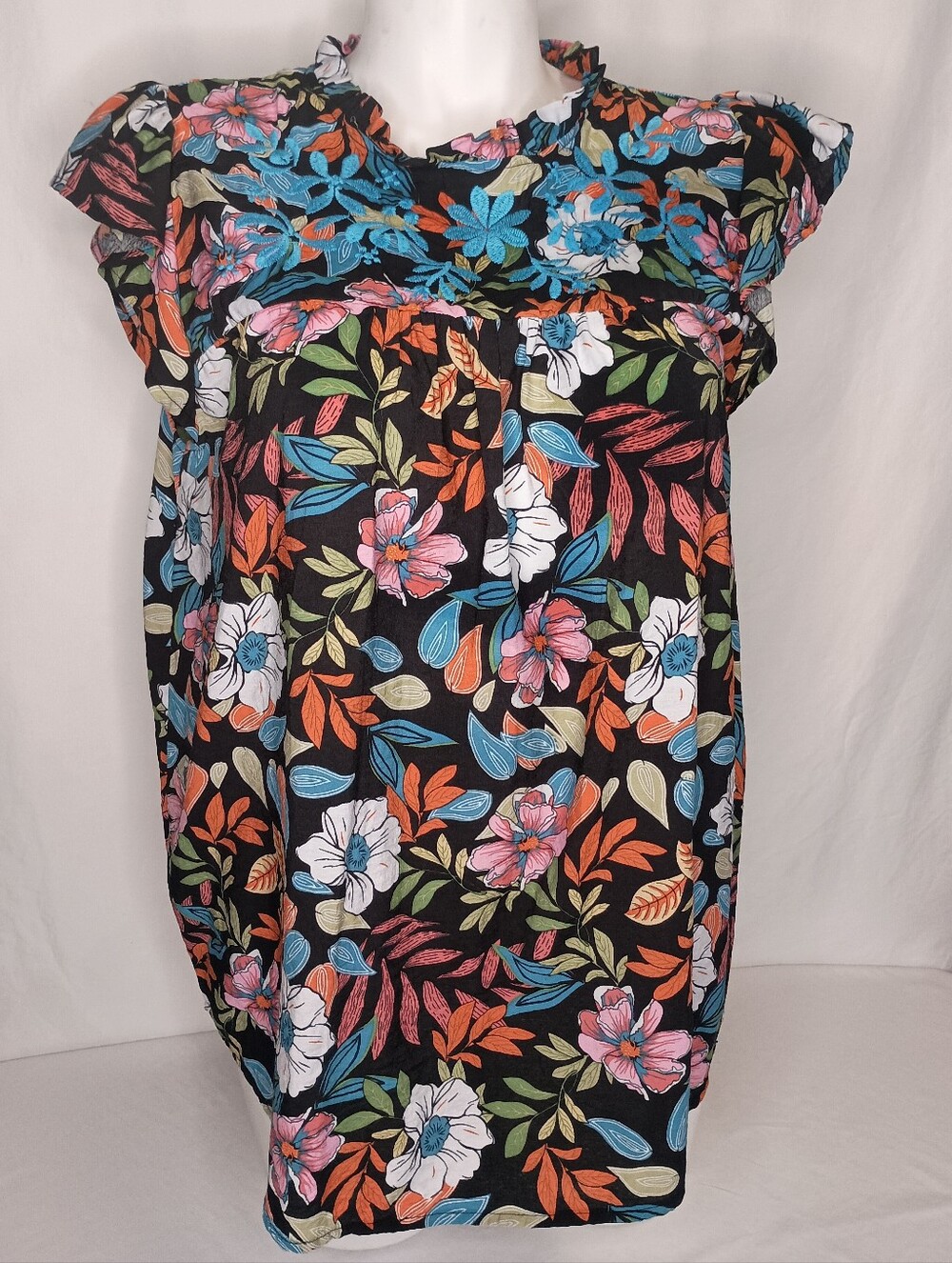 Women's Size 2X Embroidery floral print short-sleeve top